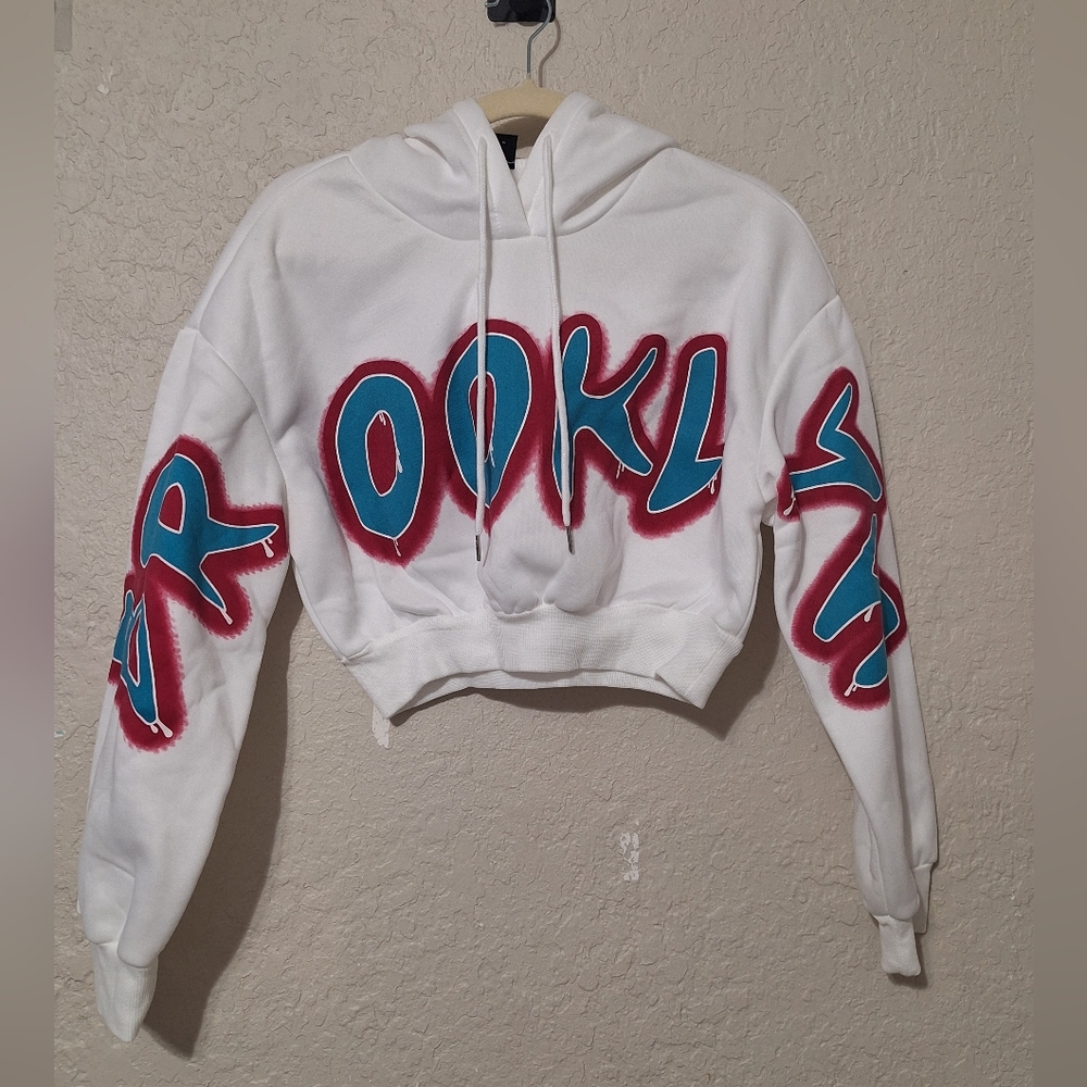 SHEIN SET White Graffiti Print Crop Hoodie & Joggers